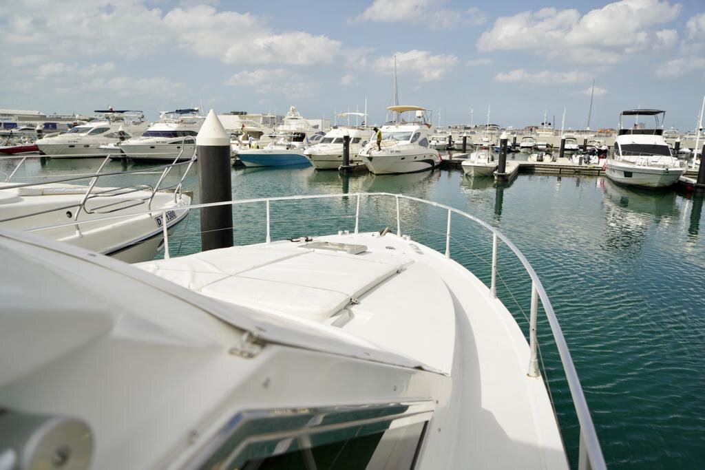 Luxury Yacht 44 Feet