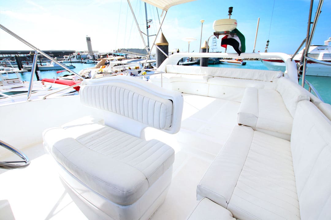 Luxury Yacht 45 Feet