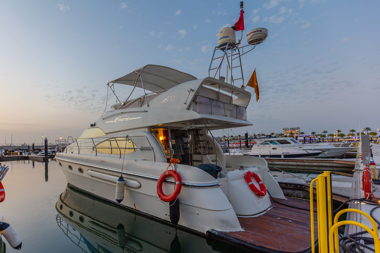 Luxury Yacht 50 Feet