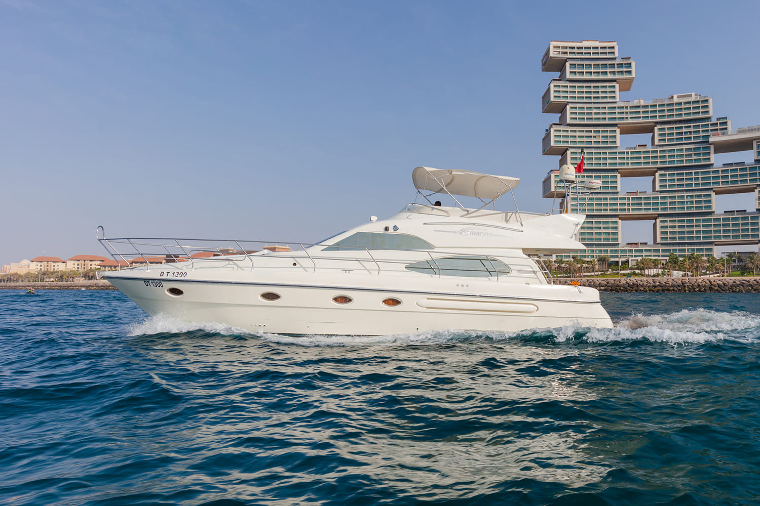 Luxury Yacht 50 Feet