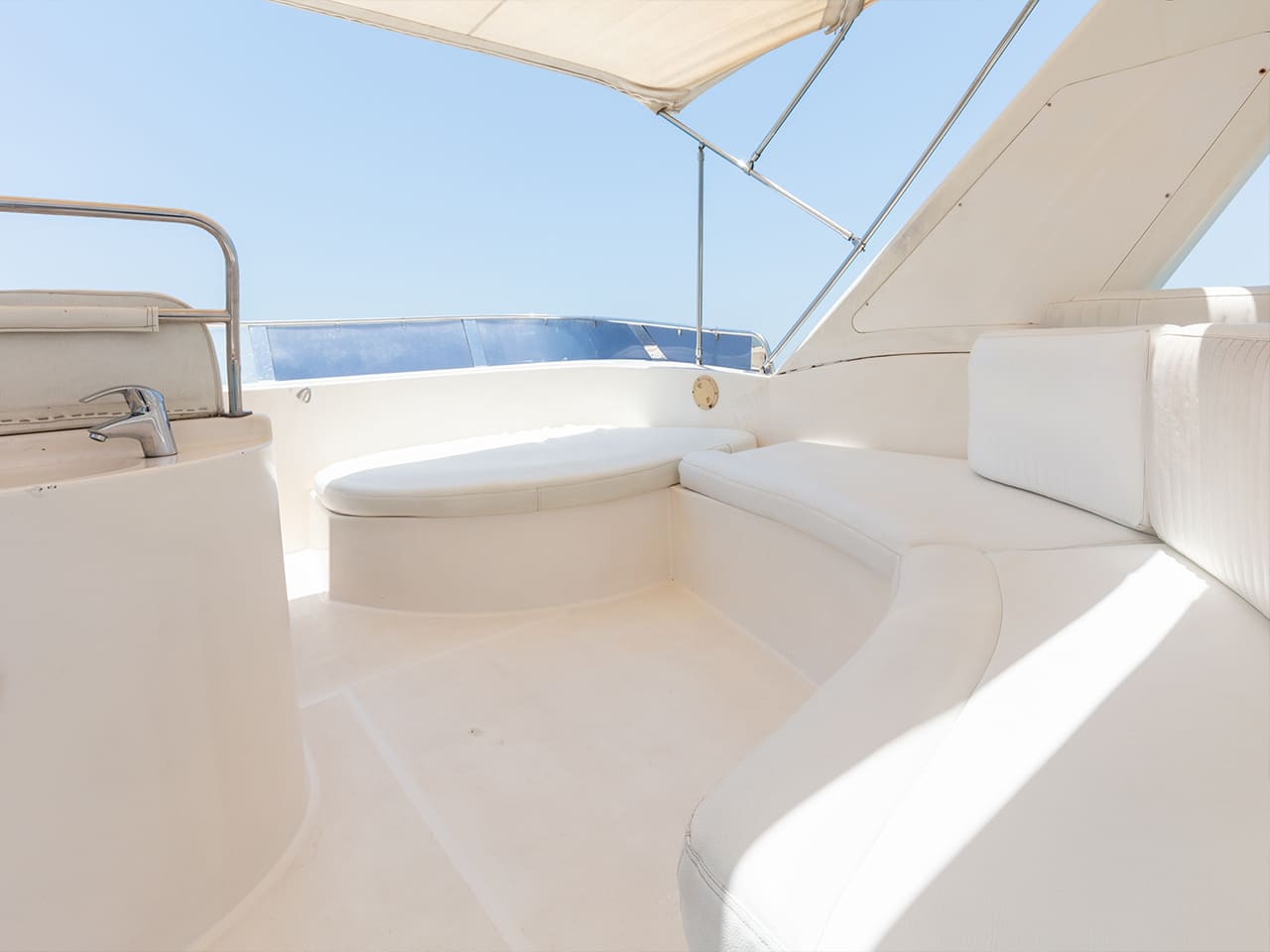 Luxury Yacht 55 Feet