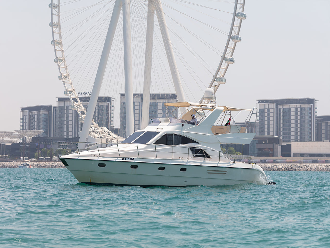 Luxury Yacht 55 Feet