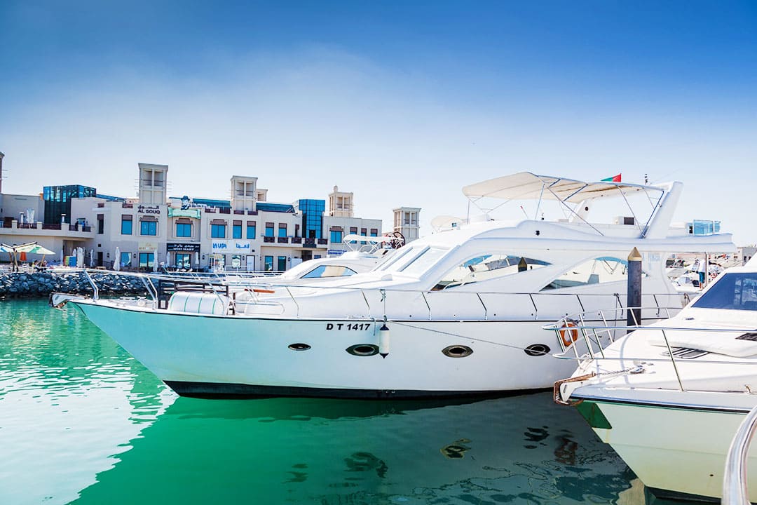 Luxury Yacht 80 Feet