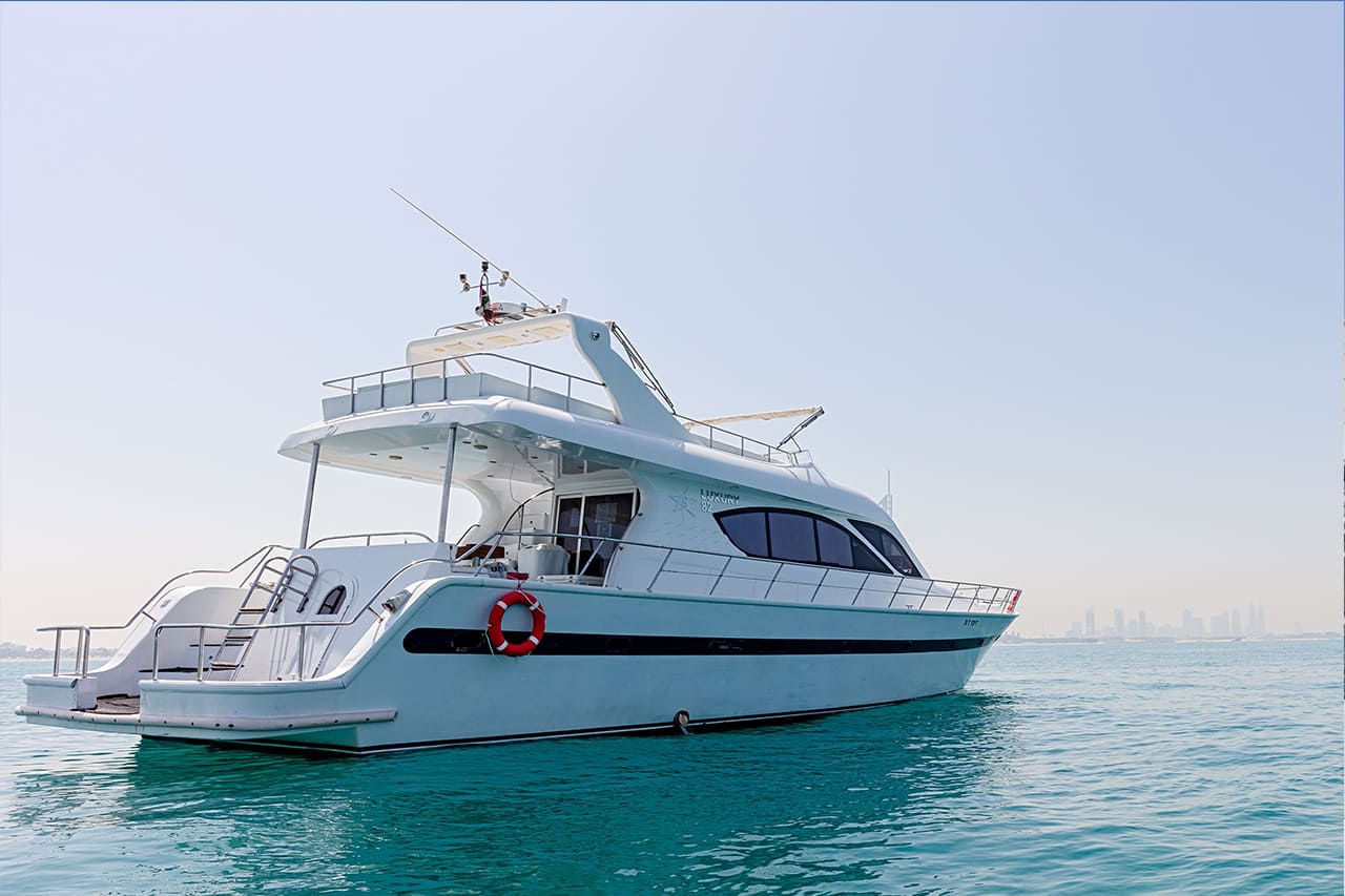 Luxury Yacht 82 Feet